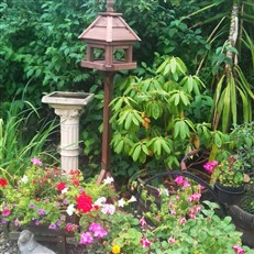 Rowlinson Lechlade Bird Table